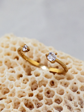 Carregar imagem no visualizador da galeria, Anel Cadaquéz -  lapidação redonda - Ouro18k