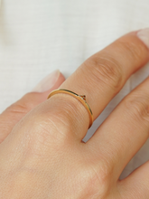 Carregar imagem no visualizador da galeria, Anel Triade Ocre - Ouro 18k