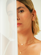Carregar imagem no visualizador da galeria, Brinco Traço Médio - Ouro18k