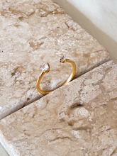 Carregar imagem no visualizador da galeria, Anel Cadaquéz -  lapidação redonda - Ouro18k