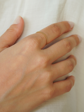 Carregar imagem no visualizador da galeria, Anel Capri Bolinhas - Ouro18k