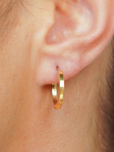 Carregar imagem no visualizador da galeria, Argola fio Quadrado Média 2,0cm 18k