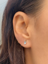 Carregar imagem no visualizador da galeria, Brinco Gota Topázio Azul - Ouro 18k