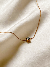 Carregar imagem no visualizador da galeria, Pingente Carrê Turmalina Verde Escura - Ouro 18K