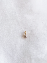Carregar imagem no visualizador da galeria, Pingente Tríade - Ouro18k