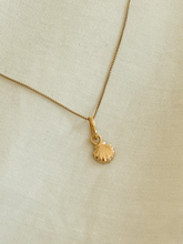 Carregar imagem no visualizador da galeria, Pingente Scallop em Ouro 18k