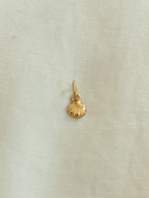 Carregar imagem no visualizador da galeria, Pingente Scallop em Ouro 18k
