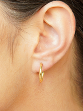 Carregar imagem no visualizador da galeria, Argola Pequena Redonda Fina 1,3cm 18K