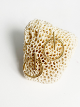 Carregar imagem no visualizador da galeria, Brinco Berlim - Ouro18k