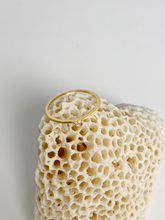 Carregar imagem no visualizador da galeria, Anel Triade - Ouro 18k