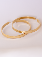 Carregar imagem no visualizador da galeria, Argola Grande Chata 3,7 cm 18k