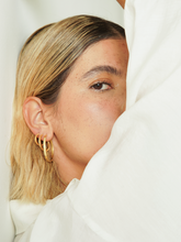Carregar imagem no visualizador da galeria, Argola Grande Chata 3,7 cm 18k