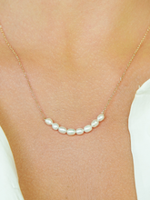 Carregar imagem no visualizador da galeria, Colar Perolas Longo - Ouro18k
