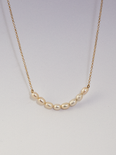 Carregar imagem no visualizador da galeria, Colar Perolas Longo - Ouro18k