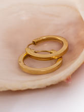 Carregar imagem no visualizador da galeria, Argola fio Quadrado Média 2,0cm 18k