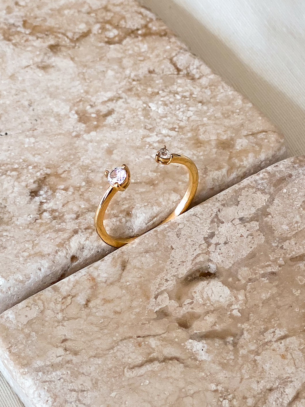 Anel Cadaquéz -  lapidação redonda - Ouro18k