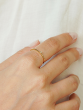 Carregar imagem no visualizador da galeria, Anel Triade - Ouro 18k
