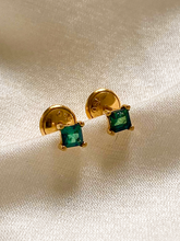 Carregar imagem no visualizador da galeria, Brinco Carrê Turmalina Verde Escura - Ouro 18k
