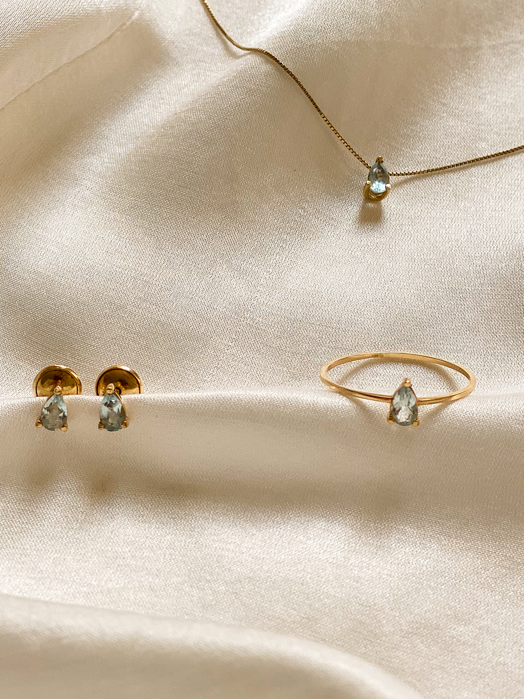 Conjunto Gota Topázio Azul - Ouro 18k