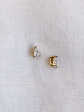 Carregar imagem no visualizador da galeria, Pingente Ponto de Luz Gota Transparente- Ouro 18K
