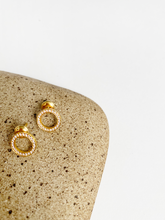 Carregar imagem no visualizador da galeria, Brinco Bergamo Cravejada -  Ouro18k
