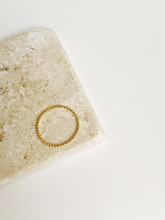 Carregar imagem no visualizador da galeria, Anel Capri Bolinhas - Ouro18k
